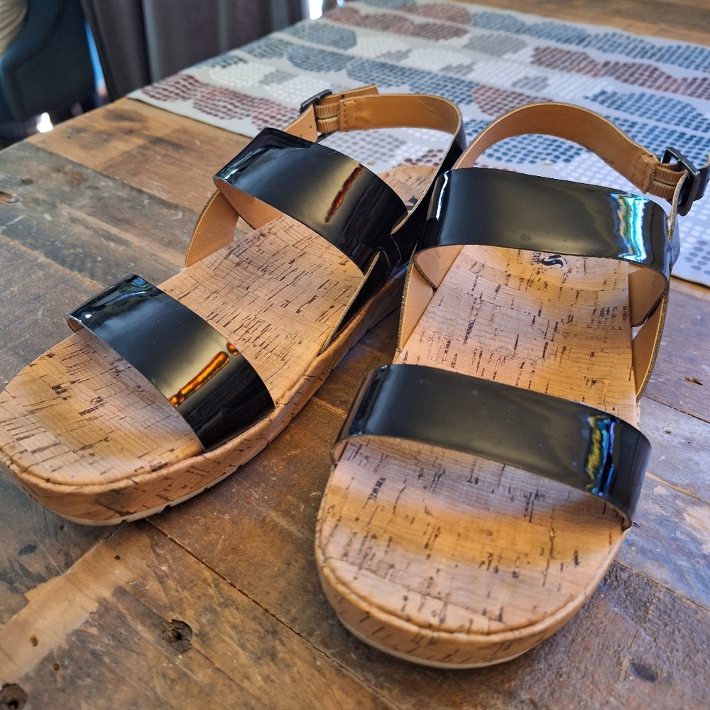 Korks Janine Sandals Size 9